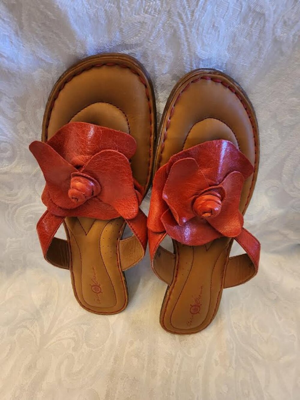 NWT B O C BORN SIZE 7 RED LEATHER BEGONIA THONG SANDAL